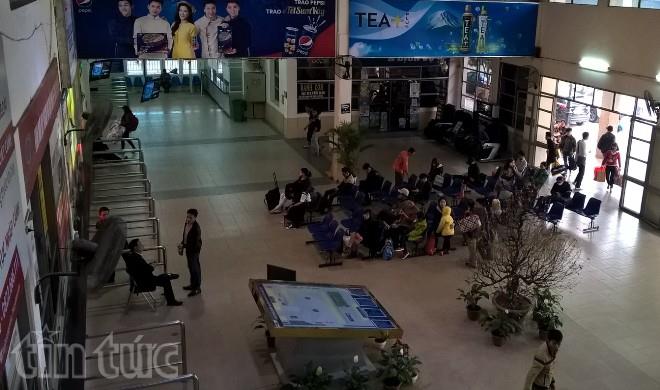 Cận Tết, bến xe Mỹ Đình càng vắng khách ảnh 3